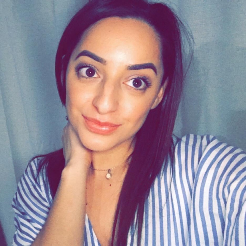 Meet your Posher, Ana